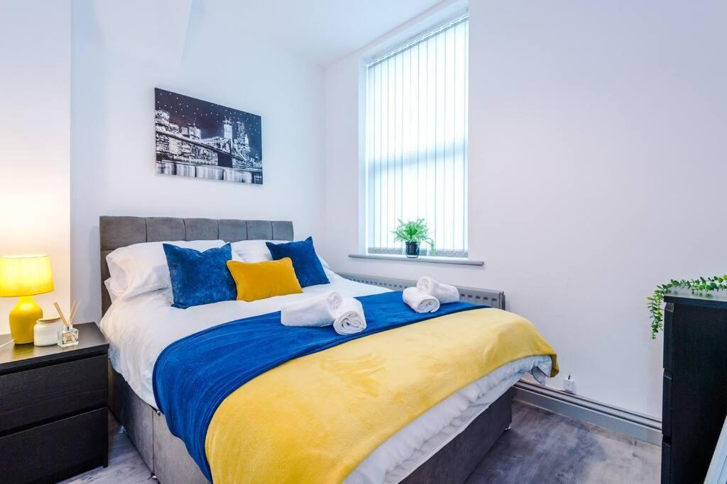 5 Sleeper Lfc Themed Apartment Liverpool